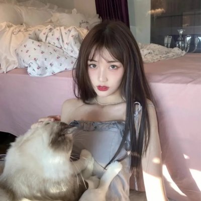落在她身边